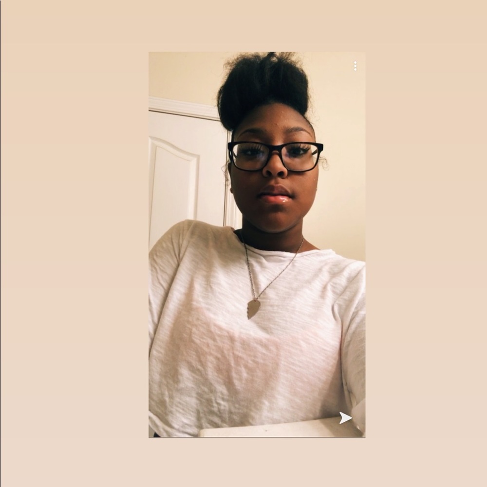 Meet your Posher, Adrianna